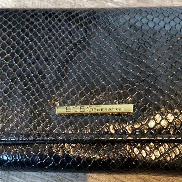BCBG Addison Flap Wallet~ Brand New - Picture 2 of 5
